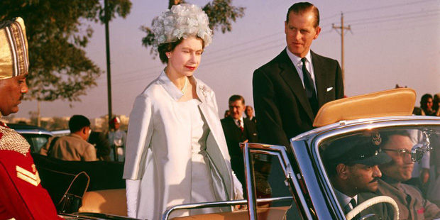 Nhìn lại những khoảnh khắc đẹp nhất của Hoàng thân Philip và Nữ hoàng Anh: Chuyện tình đôi đũa lệch cùng cuộc hôn nhân bền vững hơn 70 năm - Ảnh 12.