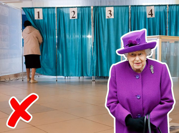 9 điều Nữ hoàng Anh Elizabeth II tuyệt đối không bao giờ làm: Vậy mới thấy Hoàng gia Anh nghiêm khắc đến mức nào - Ảnh 6.